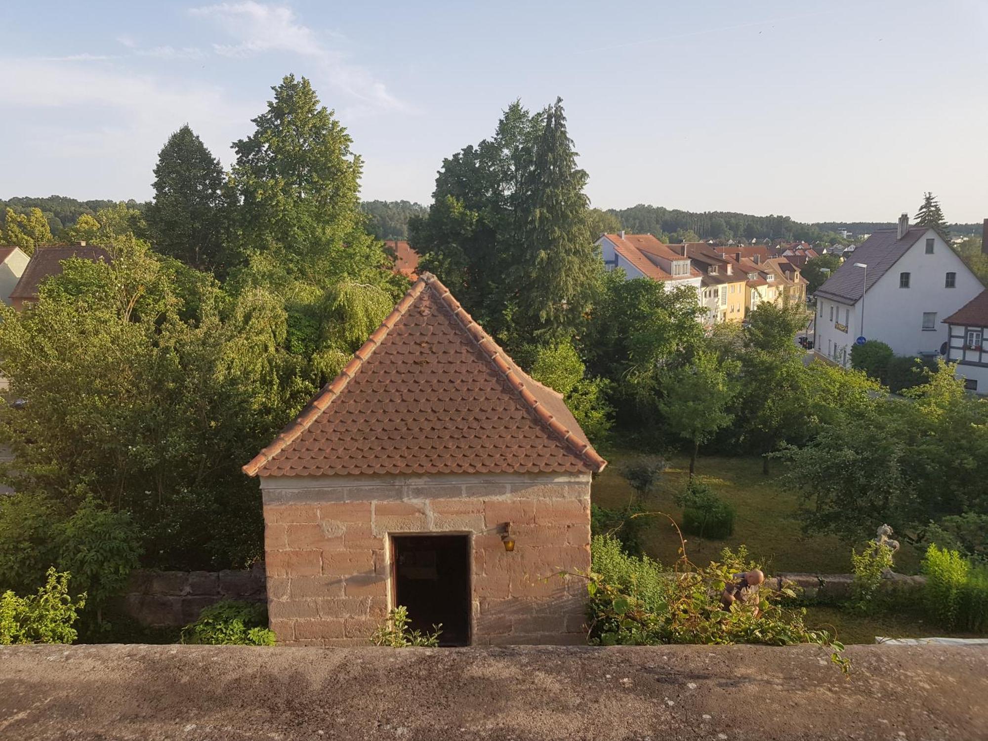 Hotel Garni Und Apartments Zur Krone Hilpoltstein Esterno foto